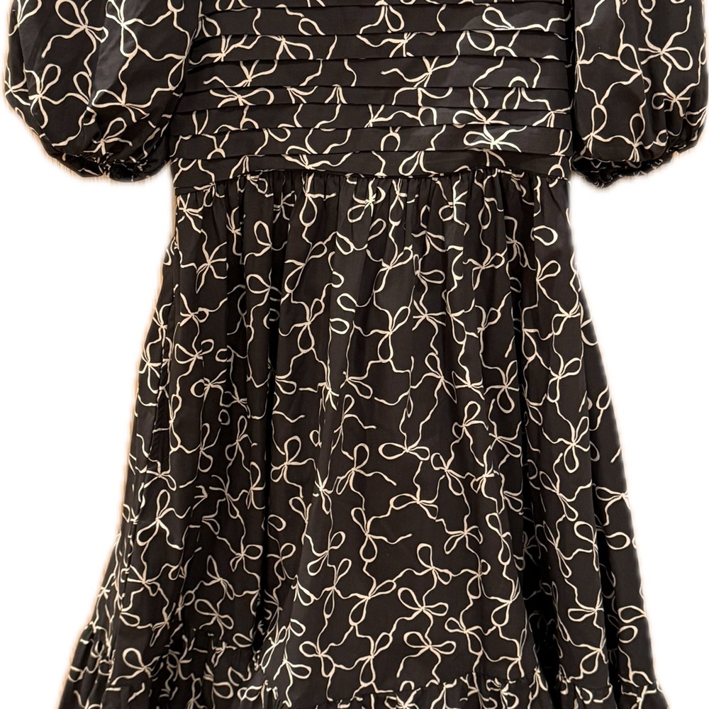 Chic Black and Cream Midi Dress